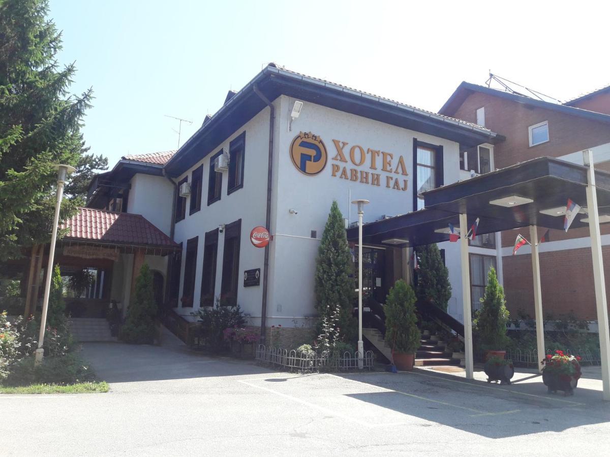 Hotel Ravni Gaj Knic Exterior foto